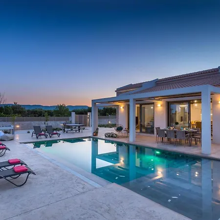 Zante Prime Heated Pool Willa *