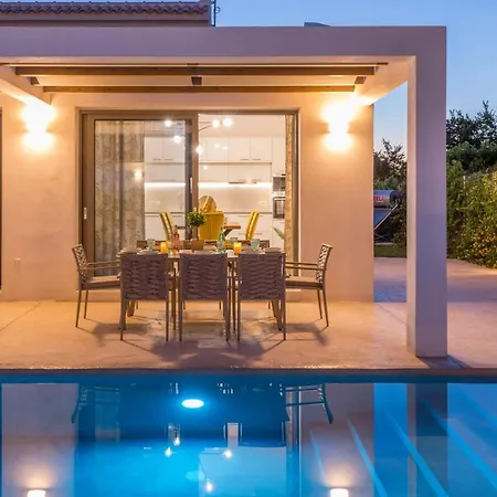 Zante Prime Heated Pool *