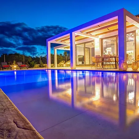 Zante Prime Heated Pool